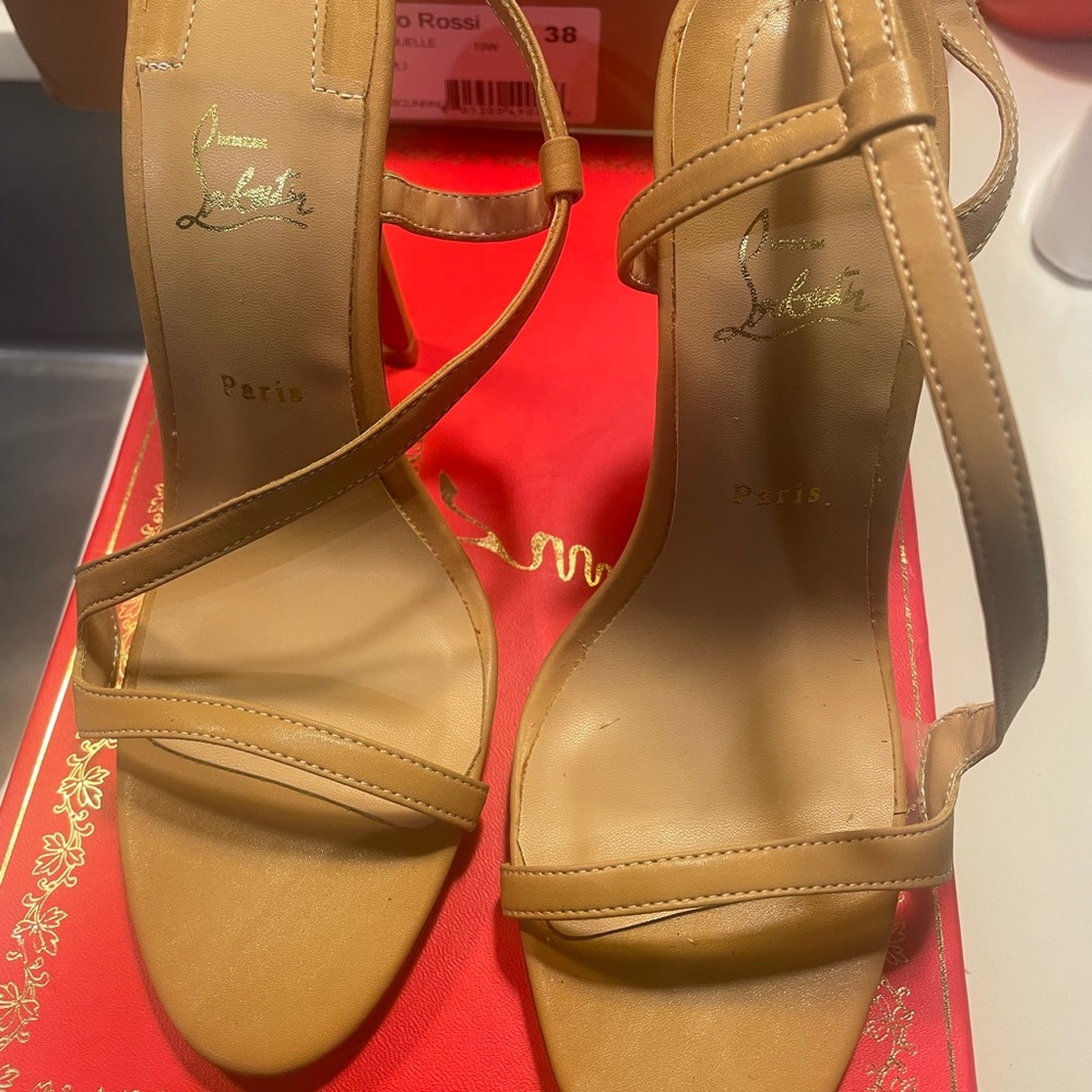 Beige heel sandal